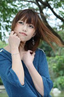 日本饥渴美女,美食与欲望的交织