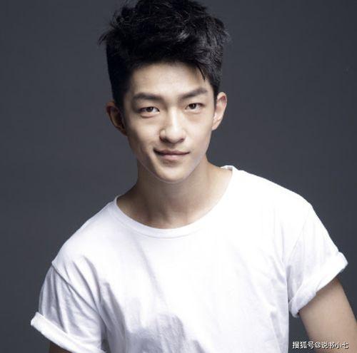 黄明昊娱乐圈吃瓜事件,揭秘明星背后的吃瓜真相